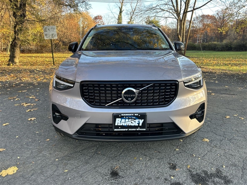New 2026 Volvo XC40 B5 Plus SUV