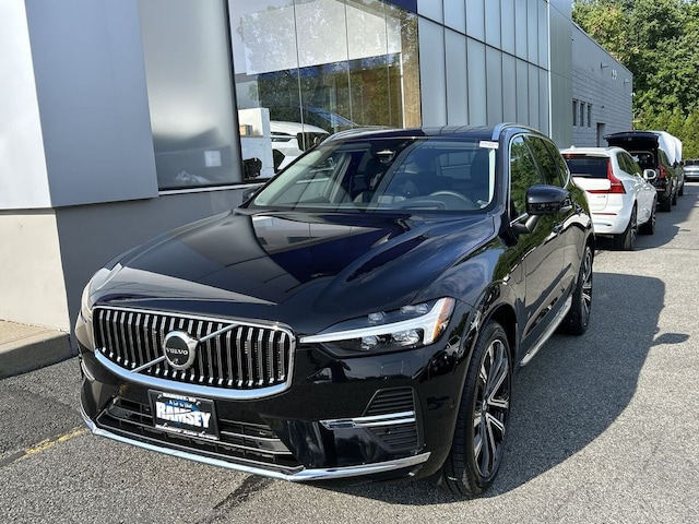 2023 Volvo XC60 Recharge Plug-In Hybrid Ultimate Bright SUV