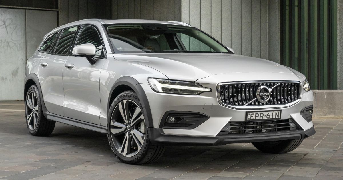 2024 Volvo V60 Cross Country Wagon Digital Showroom