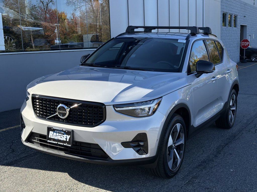2025 Volvo XC40