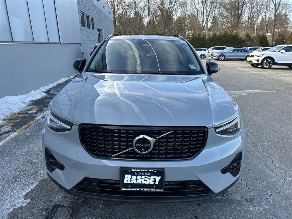 New 2026 Volvo XC40 B5 Plus SUV