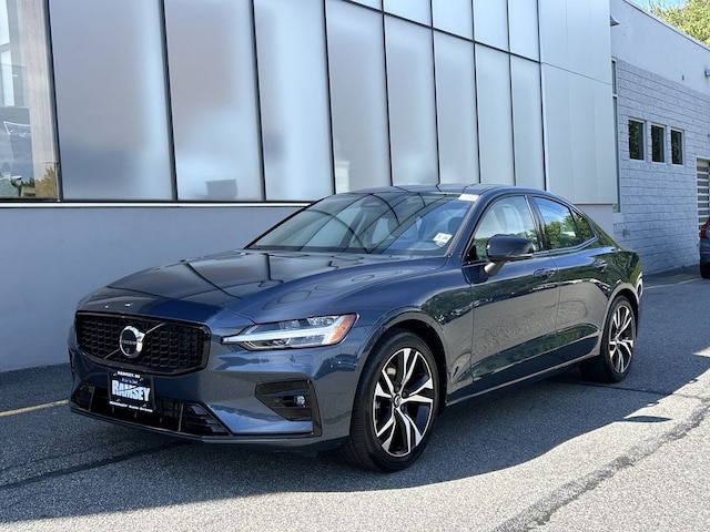 2024 Volvo S60 B5 Plus Dark Sedan