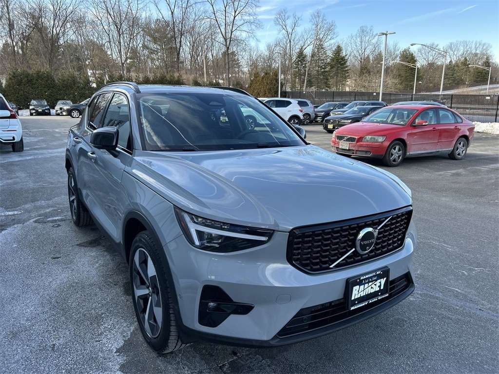 New 2026 Volvo XC40 B5 Plus SUV