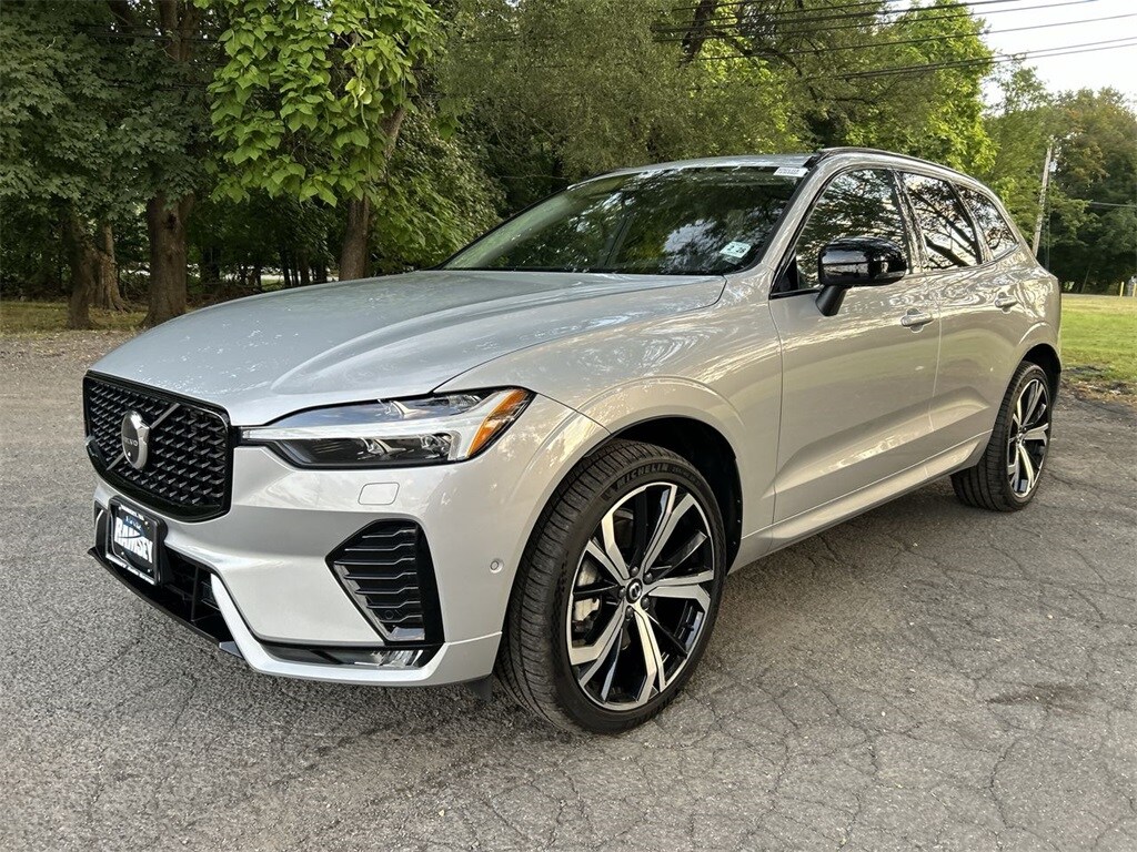2023 Volvo XC60 Ultimate photo 4