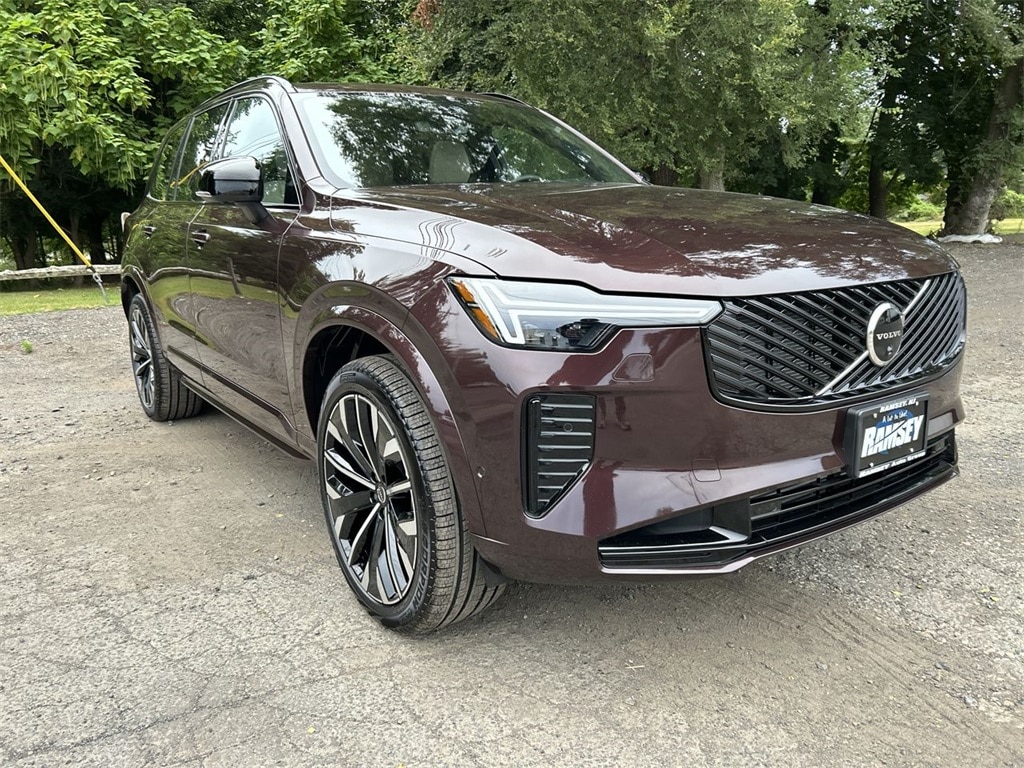 New 2026 Volvo XC90 plug-in hybrid T8 Ultra Dark Theme 7-Seater SUV