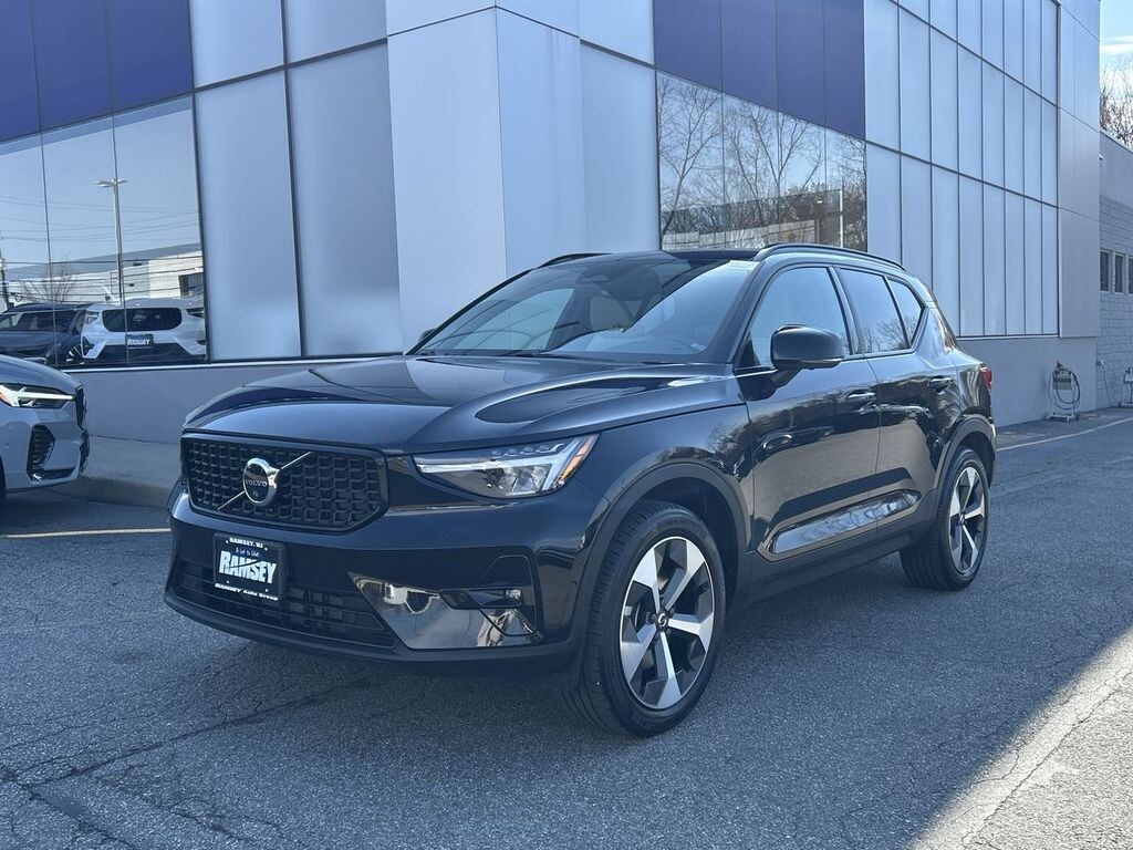 Certified 2023 Volvo XC40 B5 AWD Plus Dark SUV