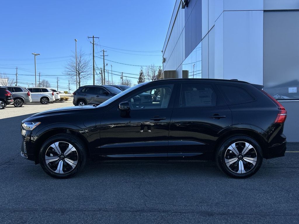 2025 Volvo XC60 Core - Photo 5