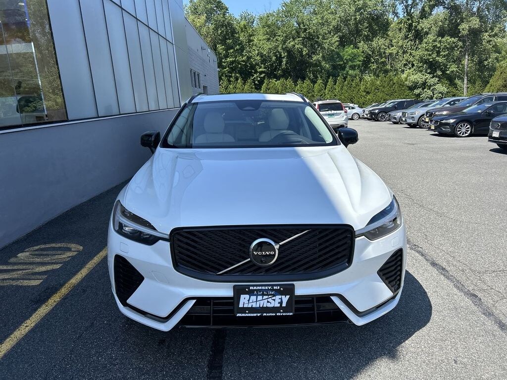 New 2026 Volvo XC60 plug-in hybrid T8 Ultra SUV