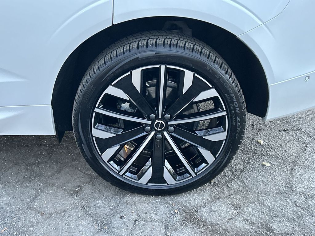 2026 Volvo XC60 Ultra - Photo 11