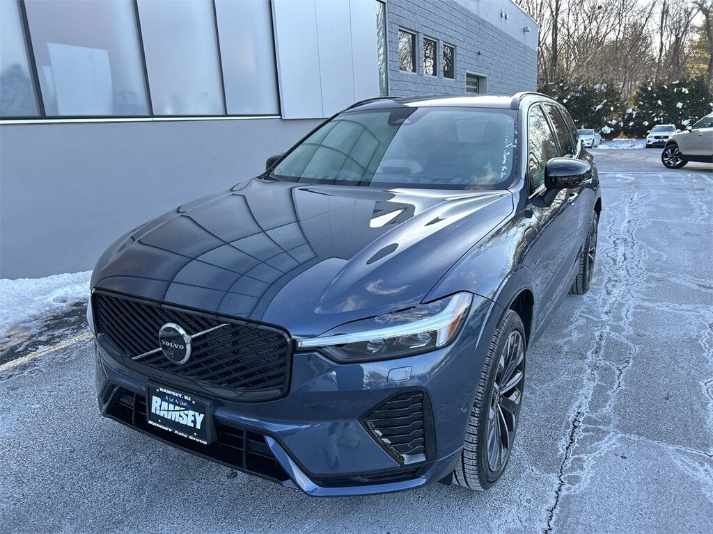 New 2026 Volvo XC60 plug-in hybrid T8 Ultra SUV