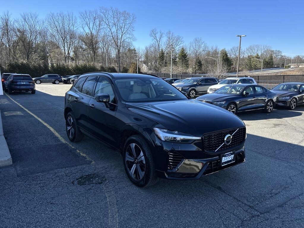 Certified 2025 Volvo XC60 plug-in hybrid T8 Core SUV