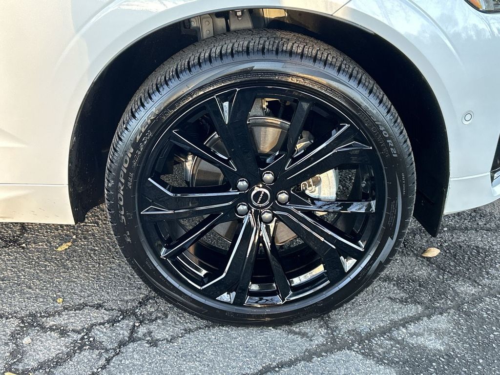 2026 Volvo XC60 Ultra - Photo 13