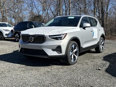 2025 Volvo XC40 B5 Core Bright Theme AWD SUV
