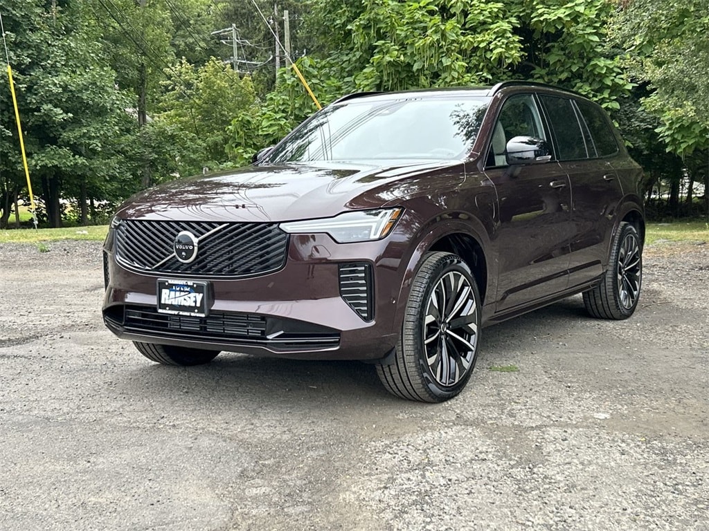 New 2026 Volvo XC90 plug-in hybrid T8 Ultra Dark Theme 7-Seater SUV
