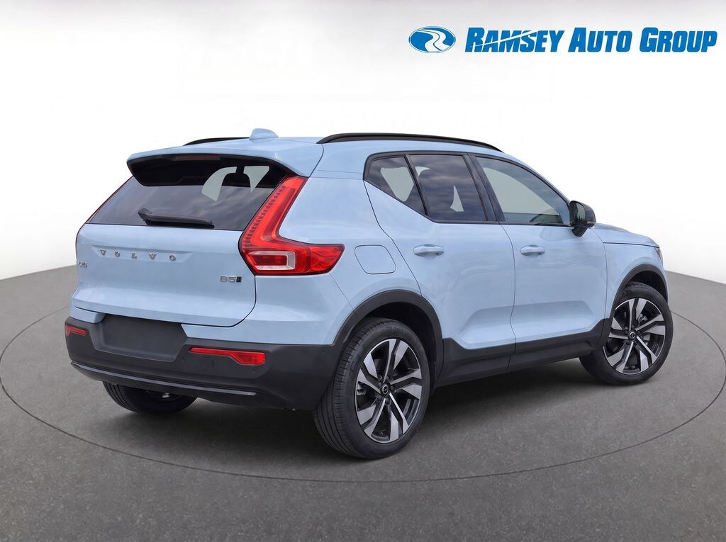 Certified 2025 Volvo XC40 B5 Plus Dark Theme SUV