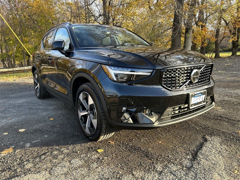 New 2026 Volvo XC40 B5 Plus SUV