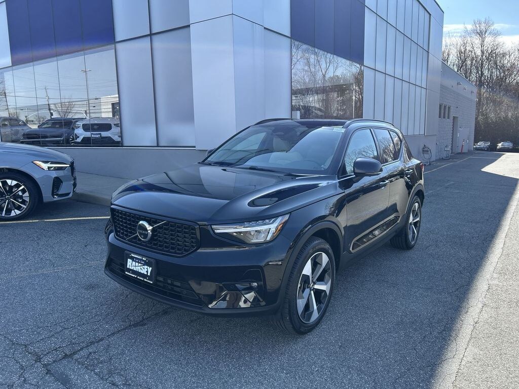 Certified 2023 Volvo XC40 B5 AWD Plus Dark SUV