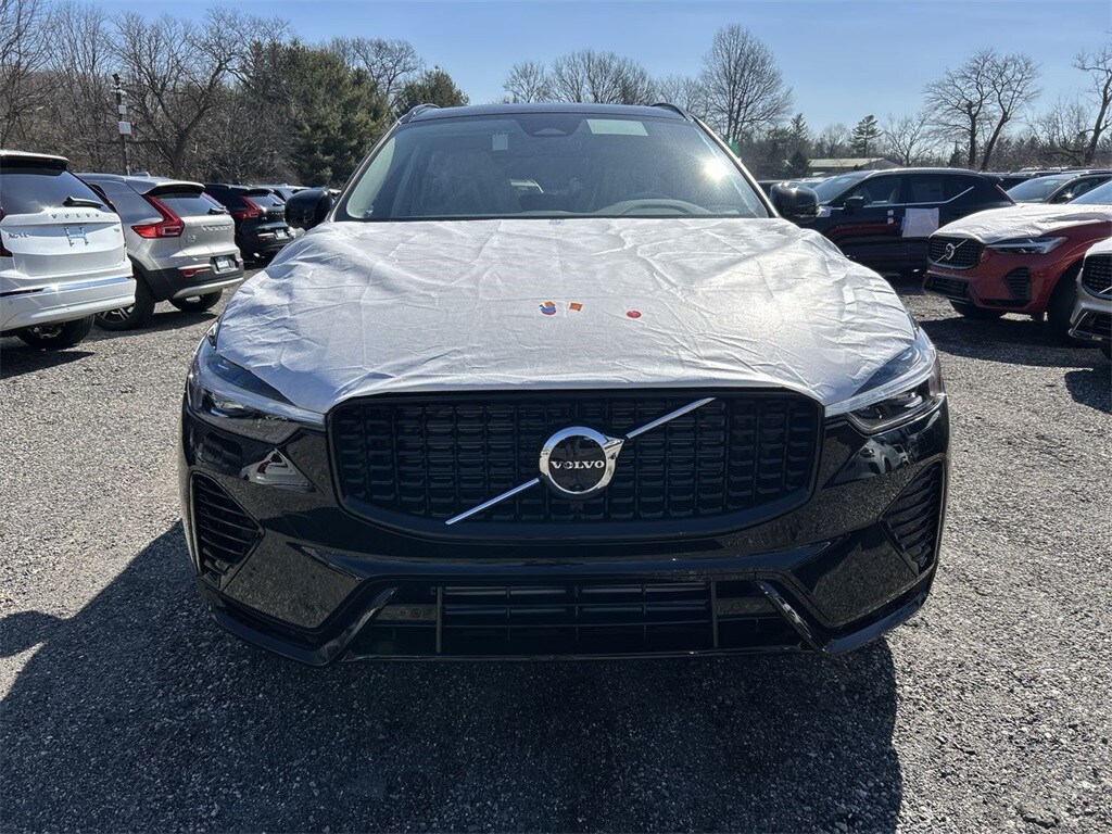 2025 Volvo XC60 Hybrid T8 Plus photo 3