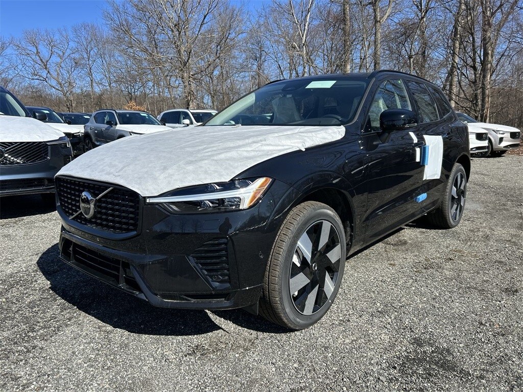 2025 Volvo XC60 T8 Plus photo 4