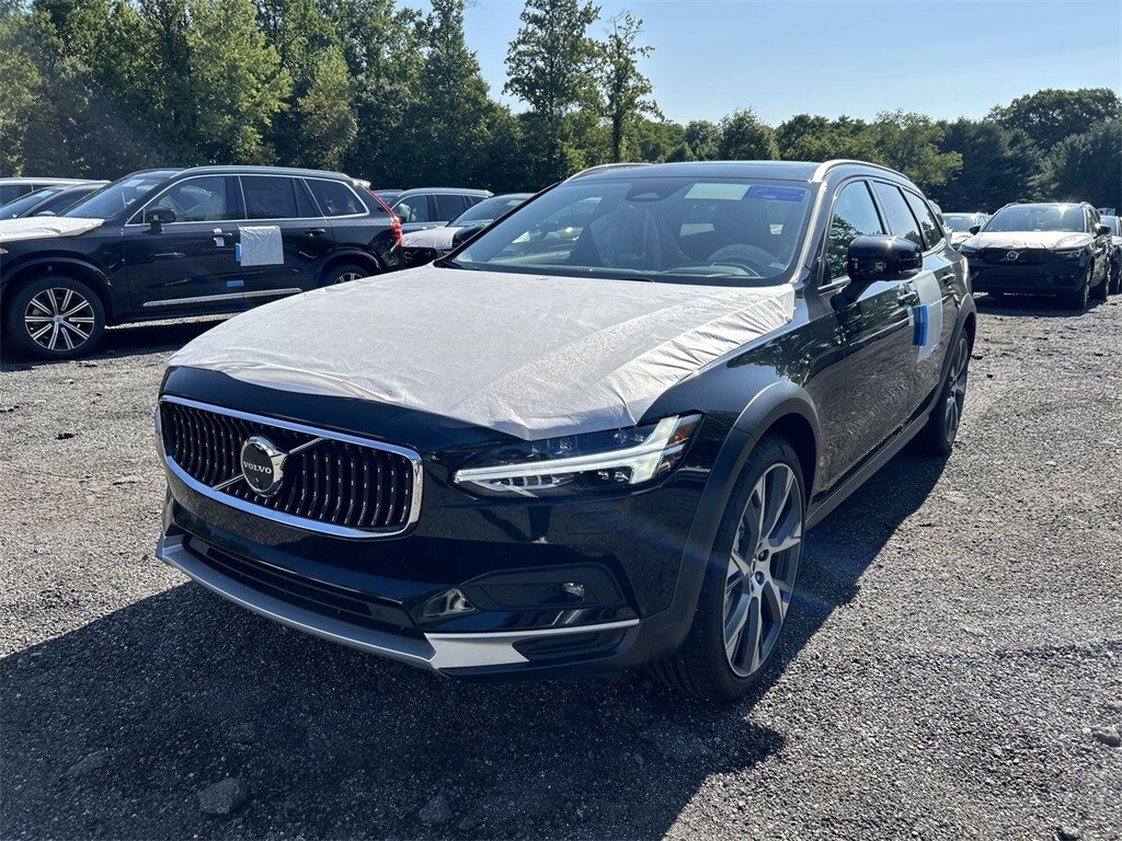 2025 Volvo V90 Cross Country B6 photo 4