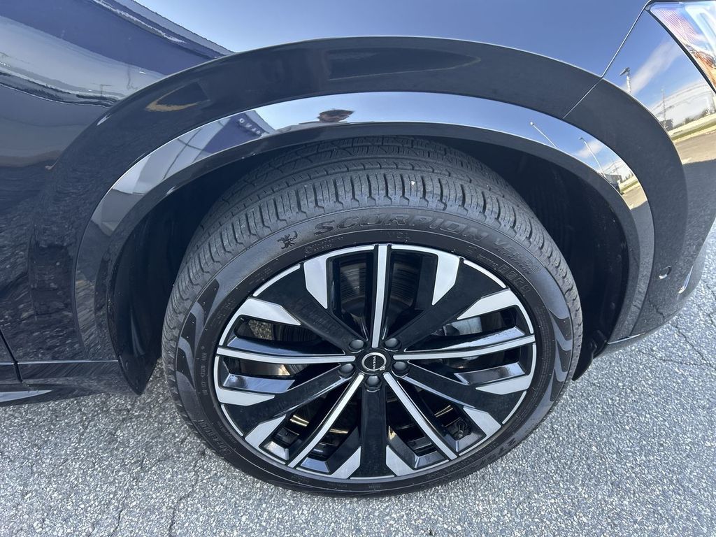 2025 Volvo XC90 Ultra - Photo 13