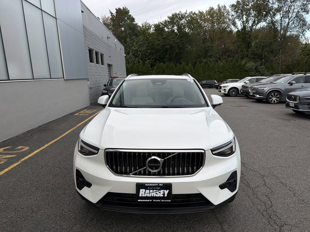 Certified 2024 Volvo XC40 B5 Plus Bright SUV