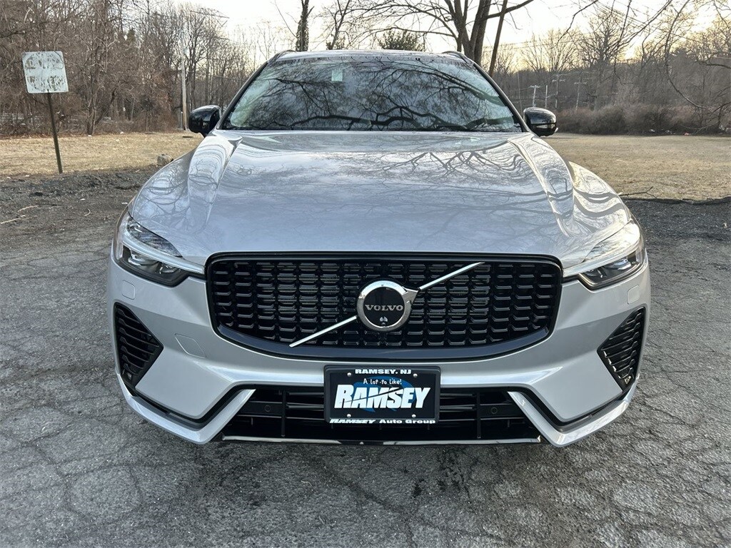 2024 Volvo XC60 Recharge T8 Ultimate photo 3