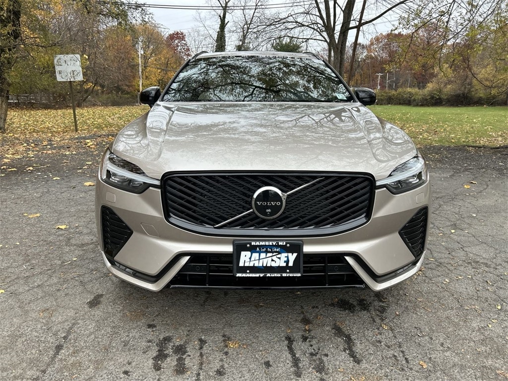 New 2026 Volvo XC60 B5 Plus SUV