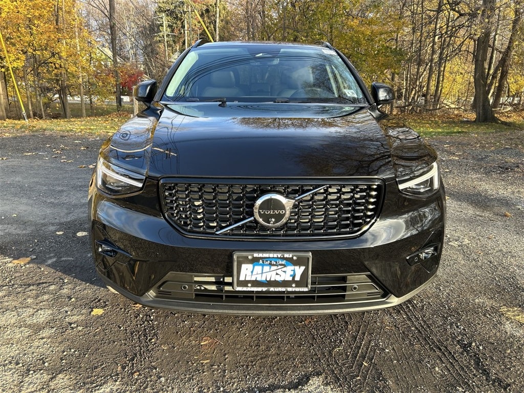 New 2026 Volvo XC40 B5 Plus SUV
