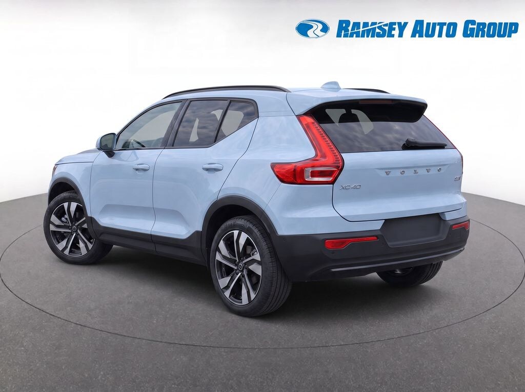 Certified 2025 Volvo XC40 B5 Plus Dark Theme SUV