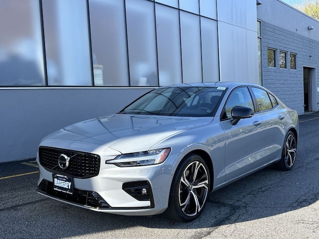 2025 Volvo S60 B5 Ultra Sedan