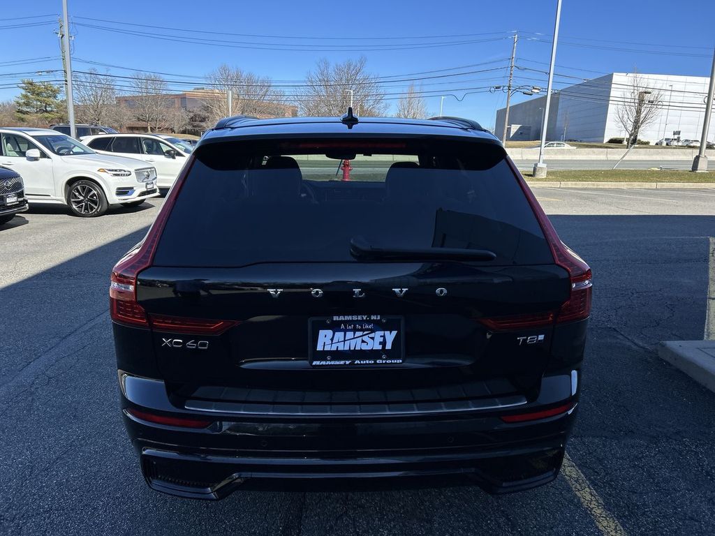 2025 Volvo XC60 Core - Photo 16