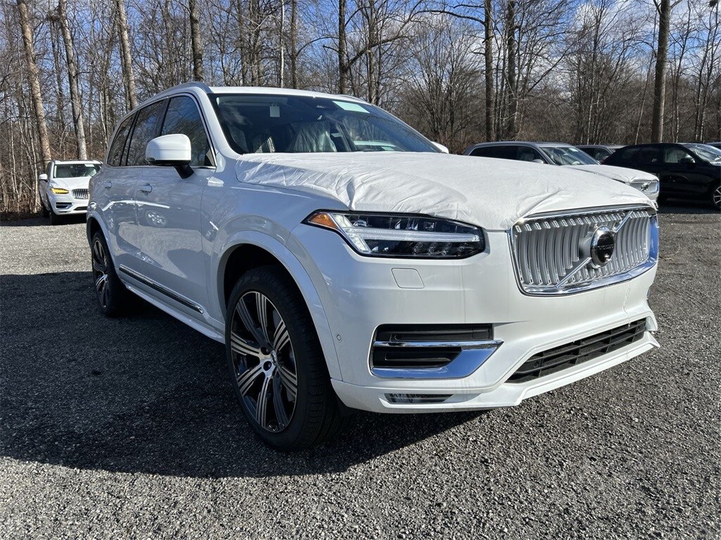 2025 Volvo XC90 Plus photo 2