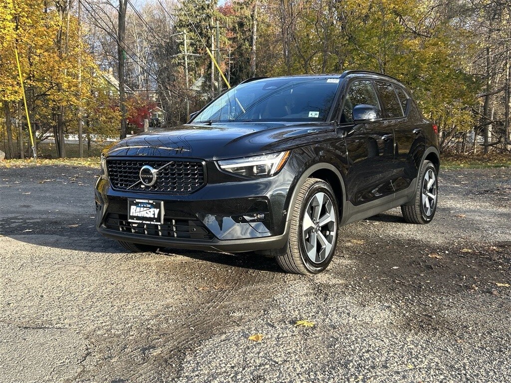 New 2026 Volvo XC40 B5 Plus SUV