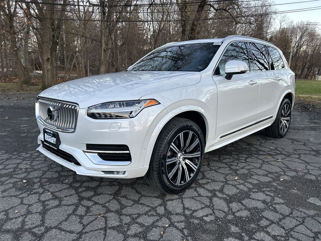 2024 Volvo XC90 B5 Plus photo 4