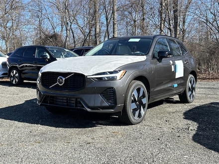 2025 Volvo XC60 plug-in hybrid T8 Plus SUV