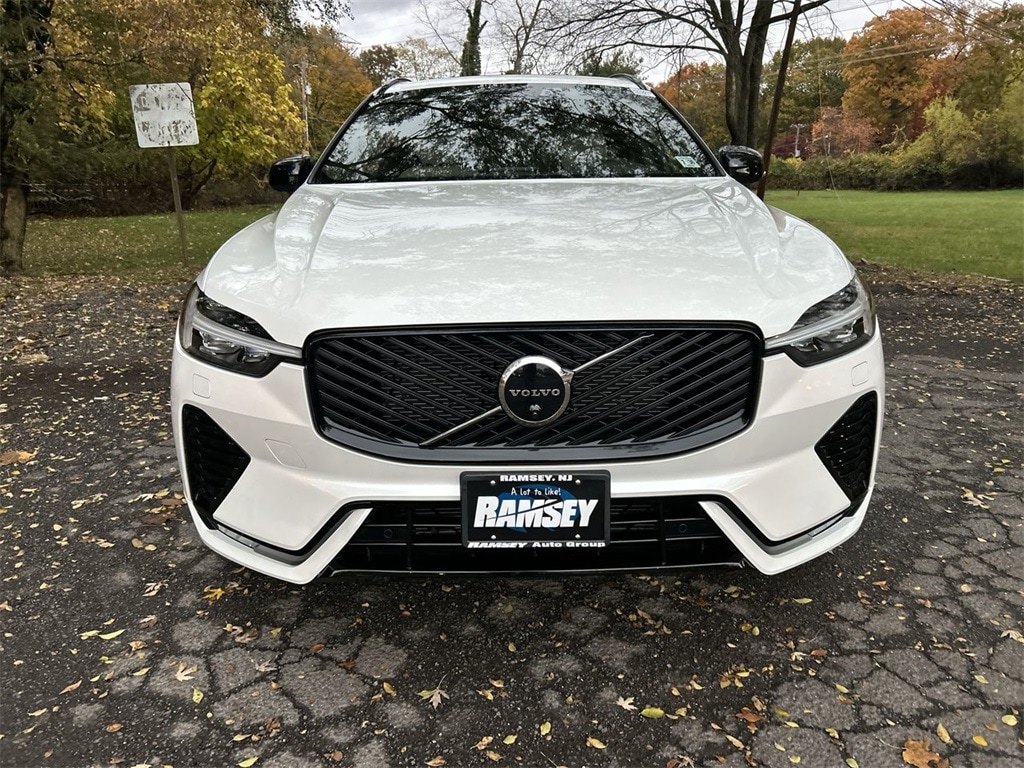 New 2026 Volvo XC60 B5 Plus SUV