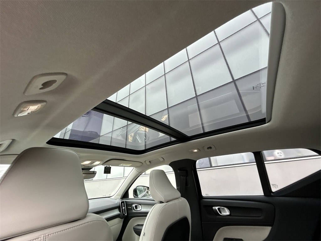 2025 Volvo XC40 Ultra - Photo 14