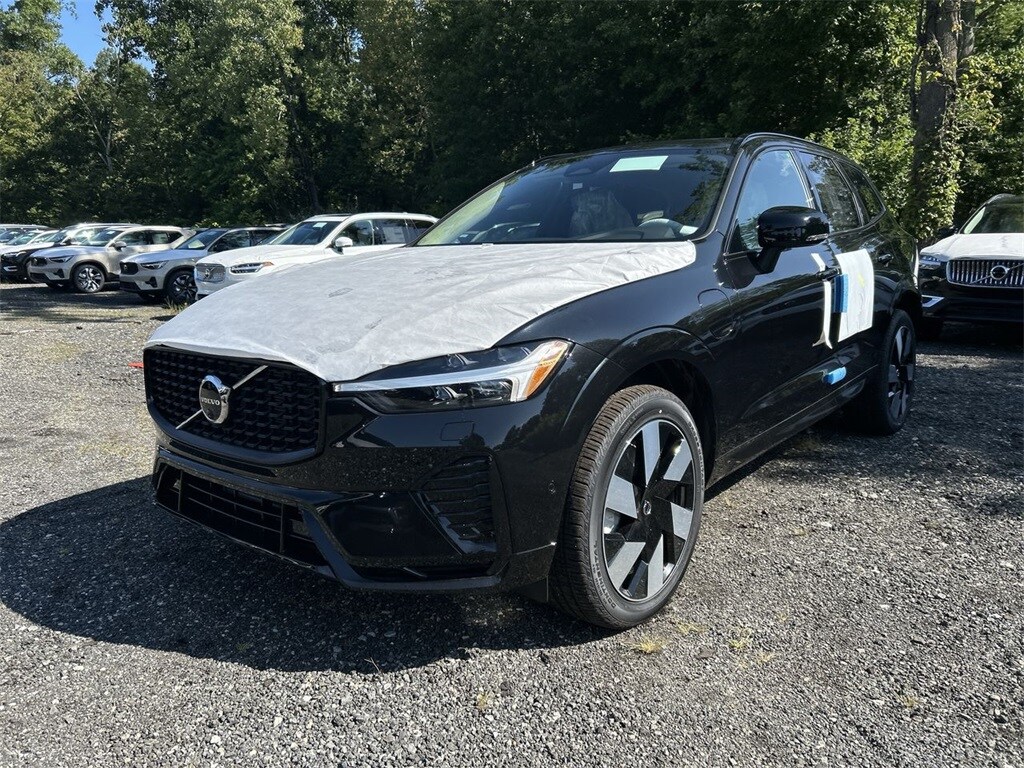2025 Volvo XC60 Hybrid T8 Plus photo 4