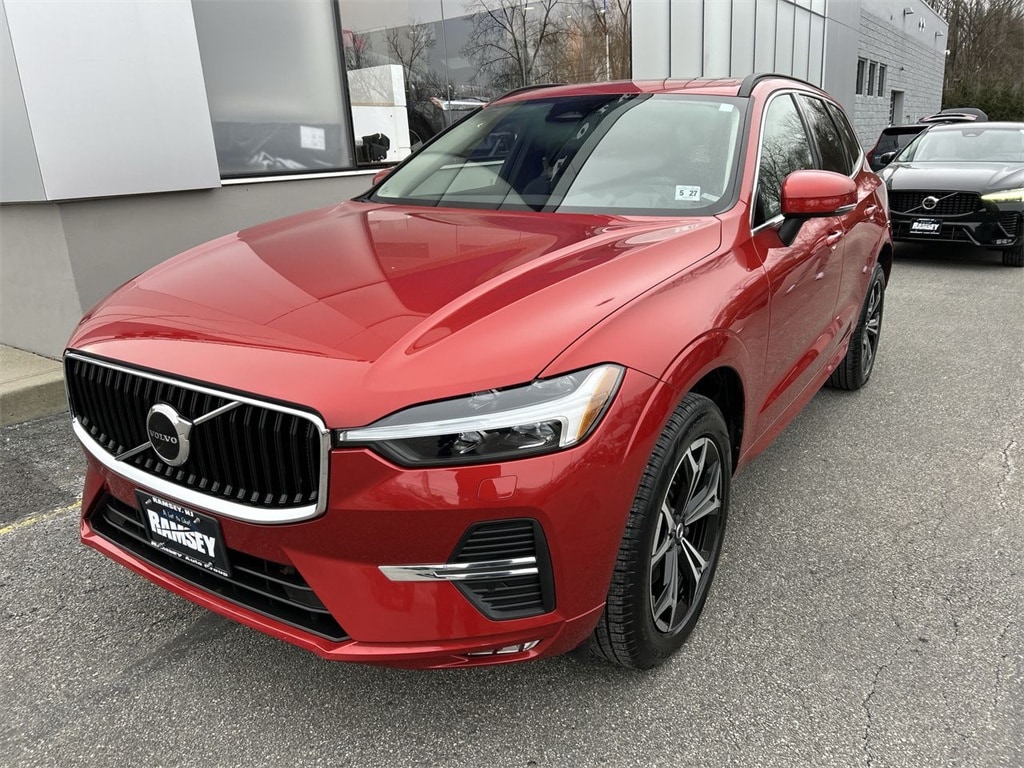 Certified 2022 Volvo XC60 B5 AWD Momentum SUV