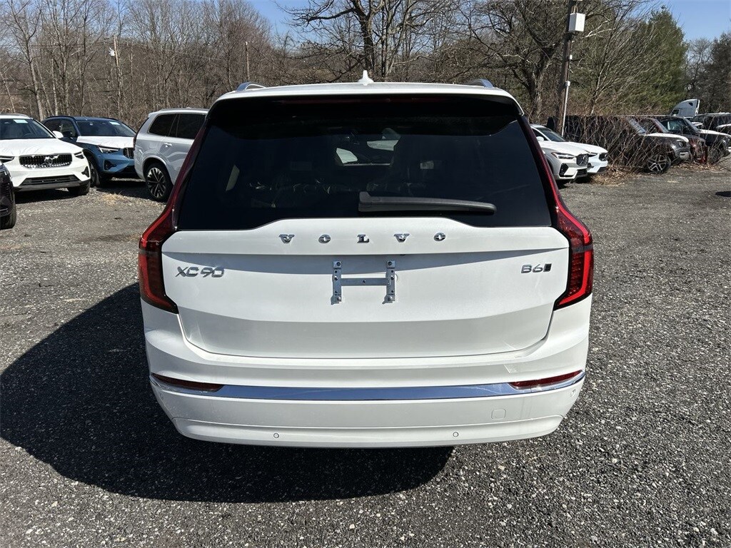 2025 Volvo XC90 Plus photo 2