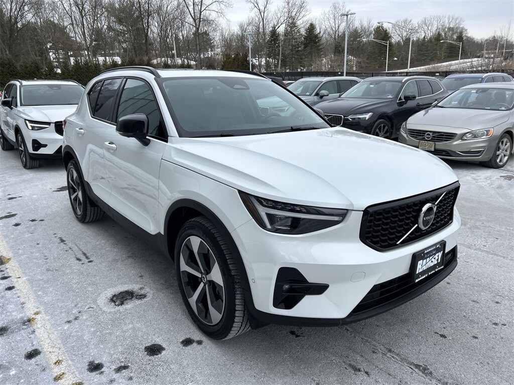 New 2026 Volvo XC40 B5 Plus SUV