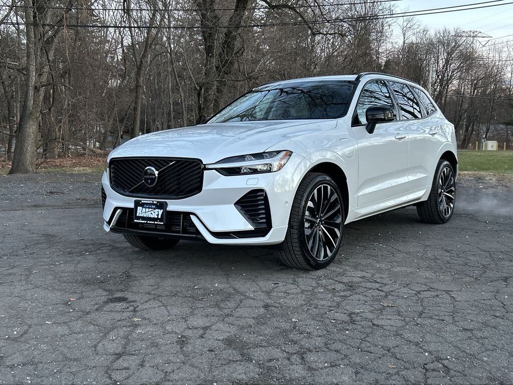 New 2026 Volvo XC60 plug-in hybrid T8 Ultra SUV