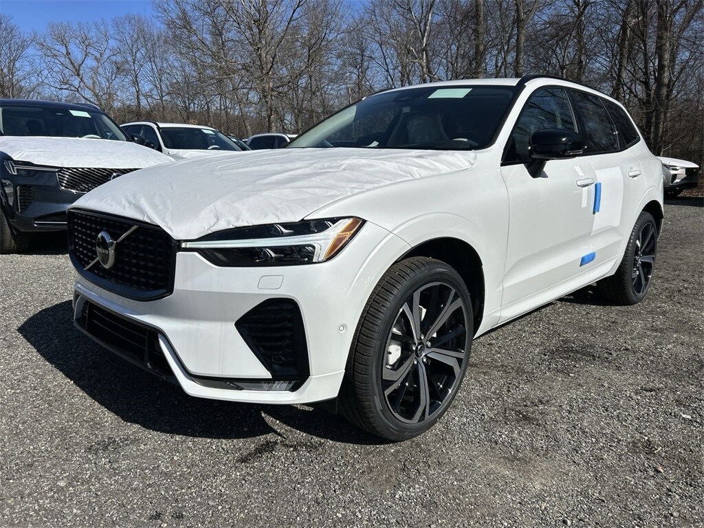 2025 Volvo XC60 B5 photo 4