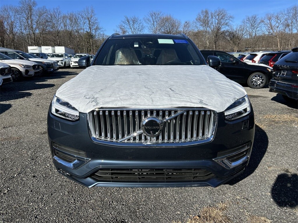 2025 Volvo XC90 photo 3