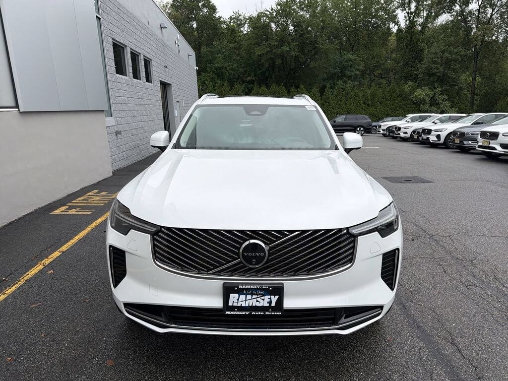 Certified 2025 Volvo XC90 plug-in hybrid T8 (2025.5) Plus 7-Seater SUV