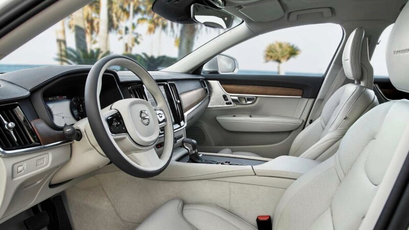 2025 Volvo S90 Infotainment System
