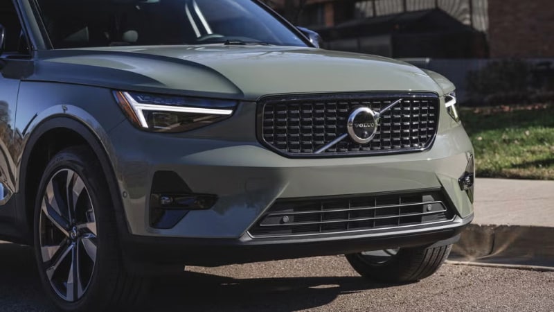 2025 Volvo XC40 Front Grille