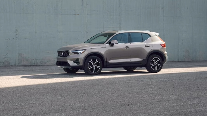 2025 Volvo XC40
