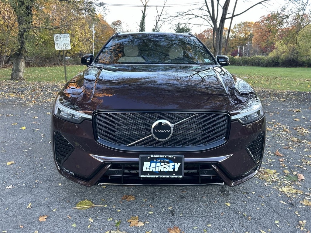 New 2026 Volvo XC60 B5 Core SUV
